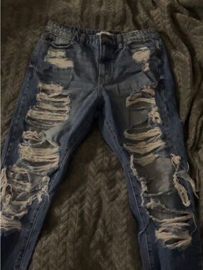 Distressed Ripped Women’s Jeans - Blue